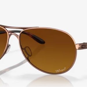 Oakley Feedback Rose Gold Aviator Sunglasses VR50 Brown Gradient polarized lens